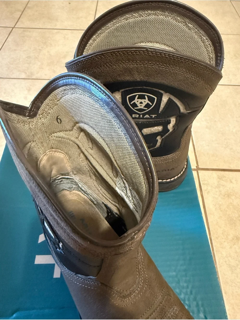Ariat Youth Boys WorkHog XT VentTEK Bold Boots 10035885 Size 6 M Iron Coffee Box